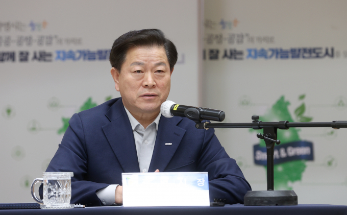 박승원 광명시장이 13일 시청 대회의실에서 열린 ‘광명미래도시위원회 자문회의’에 참석해 발언하고 있다. /사진제공=광명시