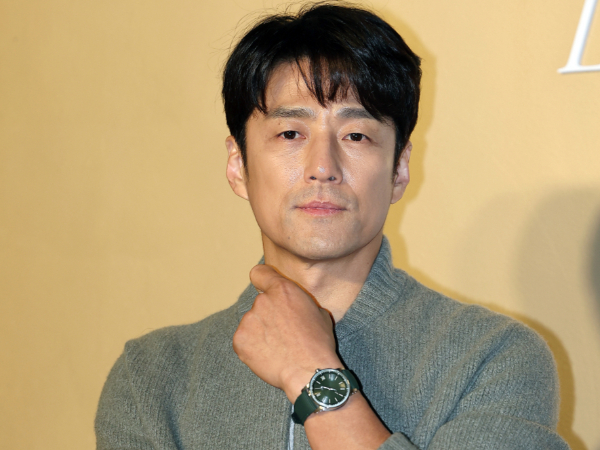 배우 지진희가 부친상을 당했다. 사진은 배우 지진희가 지난해 11월22일 오후 서울 성동구 성수동에서 열린 스위스 고급 시계 브랜드 오데마 피게 AP 플래그십 그랜드 오프닝 행사에 참석해 포즈를 취하고 있는 모습. /사진=뉴스1