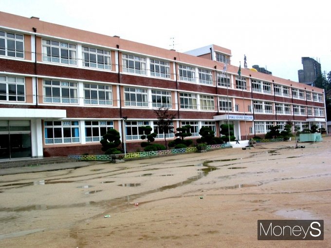 경북 영주시 문제의 한 초등학교 전경/사진제공=머니S 황재윤 기자