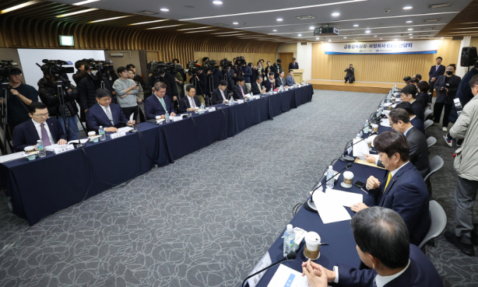 지난달 27일 오전 서울 종로구 생명보험교육문화센터 교육회의장에서 금융감독원장·보험회사 CEO 간담회가 열리고 있다./사진=뉴스1 김진환 기자