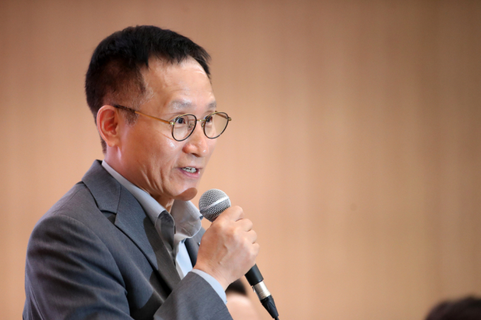 사진은 지난해 8월5일 서울 여의도 TP타워에서 열린 우리투자증권 출범 기자간담회를 진행하는 남기천 우리투자증권 대표. /사진=뉴스1 