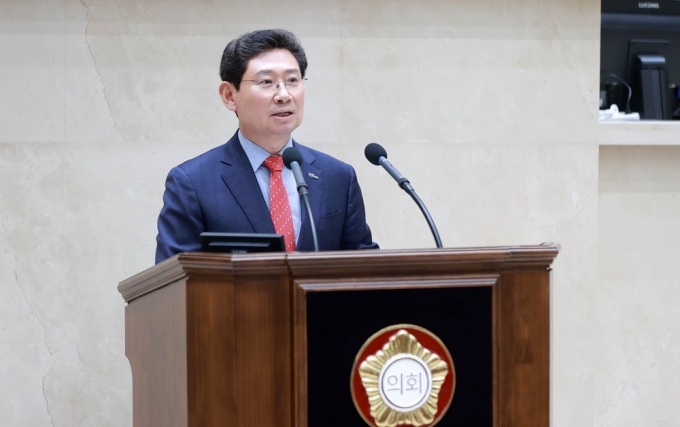 이상일 용인특례시장이 제291회 임시회에서 발언을 하고 있다.  /사진제공=용인특례시