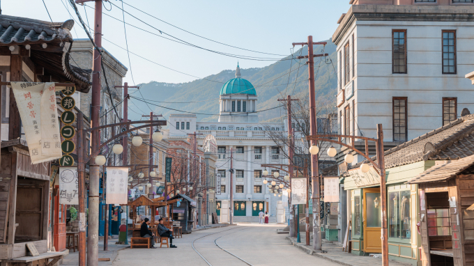합천영상테마파크가 복고 감성을 살린 체험형 관광지로 새단장했다. 사진은 1920년대 상업거리를 재현한 '소공로'./사진=합천군