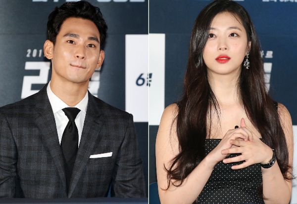 '나체신 강요'를 주장한 설리 친오빠가 김수현 측의 해명을 받아들이면서도 또 다른 의혹을 제기했다. 사진은 2017년 영화 '리얼' 제작발표회에 배우 김수현과(왼쪽) 설리가 참석한 모습. /사진=머니투데이