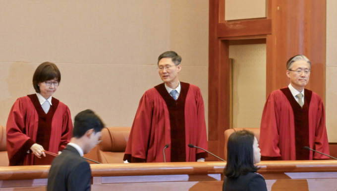 헌법재판관 8명이 4일 오전 출근을 완료했다. 사진은 지난 3월27일 헌법소원 심판 등 일반 사건 선고에 참석하는 헌법재판관. /사진=뉴스1(공동취재)