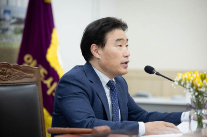 김운남 경기도 북부시·군의장협의회장이 지난 3일 양주시의회 의정협의회실에서 제116차 정례회의에 참석해 발언하고 있다. / 사진제공=고양특례시의회