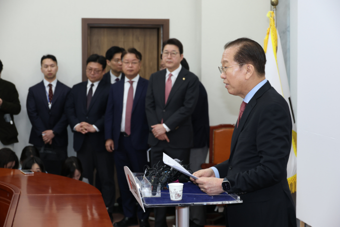 권영세 국민의힘 비상대책위원장이 4일 오전 서울 여의도 국회에서 헌법재판소의 윤석열 대통령 탄핵심판 선고 결과와 관련해 입장을 밝히는 모습. /사진=뉴스1