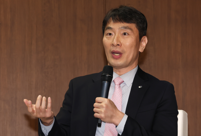 이복현 금융감독원장이 지난 3일 오후 서울 은행회관에서 열린 '한국은행-한국금융연구원 공동 정책 컨퍼런스' 특별 대담에서 발언하고 있다./사진=뉴스1