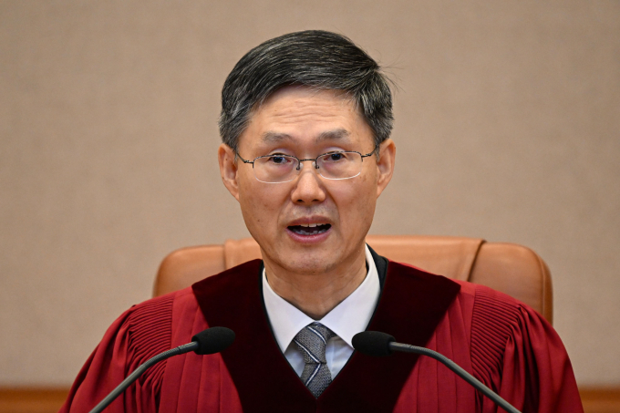 한반도 영향권인 다른 동아시아 언론들도 윤석열 대통령 탄핵이라는 초유의 사태를 면밀히 관찰했다. 사진은 문형배 헌법재판소장 직무대행이 4일 오전 서울 종로구 헌법재판소 대심판정에서 윤석열 대통령 탄핵심판 인용 결정문을 낭독하고 있는 모습. /사진=뉴시스