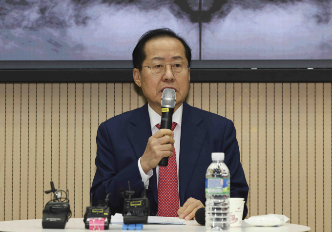 홍준표 대구시장이 대선 출마를 사실상 공식선언했다. 사진은 지난달 서울대학교에서 열린 한 행사에서 강연을 하는 홍 시장. /사진=뉴시스 