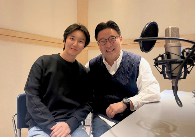 김규식 영상 내레이션에 동참한 배우 김남길(왼쪽)과 이번 캠페인을 공동 기획한 서경덕 성신여대 교수. /사진=SK텔레콤
