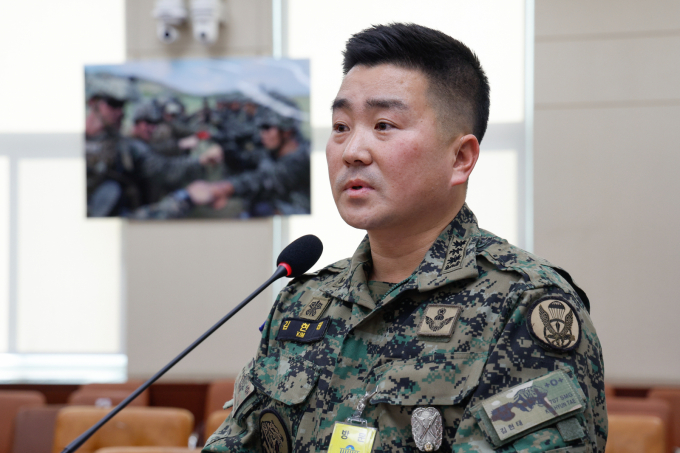 국방부가 비상계엄 당시 내란 중요임무 조사 혐의를 받는 군인 7명에 대한 기소휴직 처분을 내렸다. 사진은 지난 2월17일 서울 여의도 국회에서 열린국방위원회 전체 회의에 참석한 김현태 육군 707특수임무단장의 모습. /사진=뉴스1