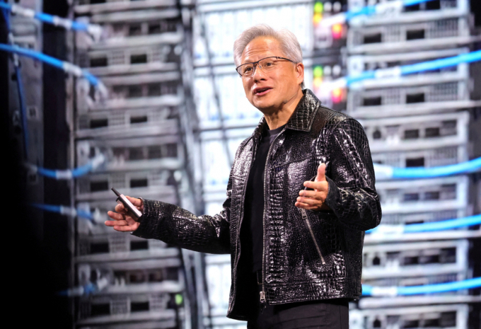 지난 1월6일 미국 네바다주 라스베이거스에서 열린 연례 가전 박람회 CES 2025에서 젠슨 황 엔비디아 CEO가 기조연설을 하는 모습. /사진=로이터