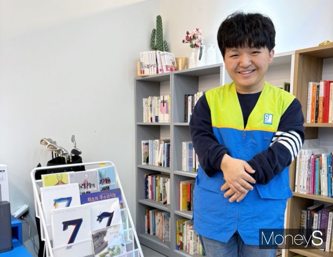 '굿윌스토어 밀알 우리금융점'의 베테랑 직원 송하협 씨(22세)는 굿윌스토어를 "휴일에도 오고 싶은 직장"이라고 소개했다. /사진-머니S