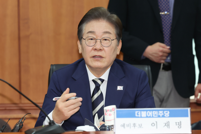 이재명 제21대 대통령 선거 더불어민주당 경선 후보가 21일 서울 여의도 금융투자협회에서 열린 자본시장 활성화를 위한 정책간담회에서 질의응답을 하고 있다. / 사진=뉴시스 권창회 기자 