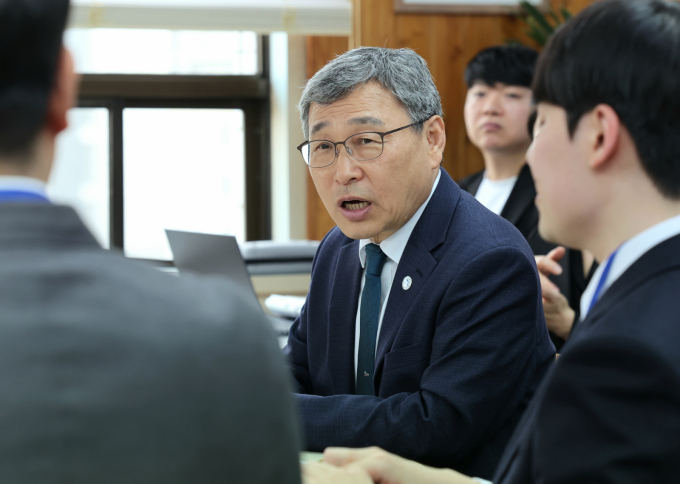 정근식 서울특별시교육감이 22일 사교육 카르텔과 관련해 서울교육감 입장문을 발표했다. 사진은 18일  장애인 교원 교육활동 보호·실질적인 지원 방안을 위한 간담회에서 정 교육감이 발언하는 모습.  /사진=뉴스1
