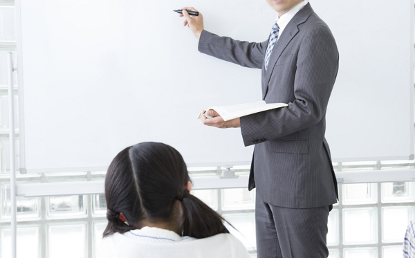 초등학교 방과 후 강사가 수년간 제자들을 추행한 혐의로 항소심에서 실형을 선고받았다. 사진은 기사와 직접적인 관련이 없음. /사진=이미지투데이