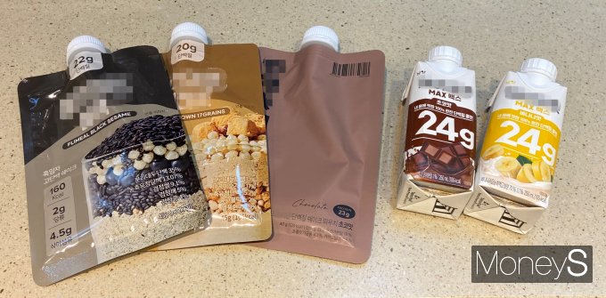 1일차엔 단백질 쉐이크 종류를 하나만 먹었지만, 2일차부터는 맛있다고 알려진 제품들을 구매해 먹기 시작했다. /사진=최성원 기자