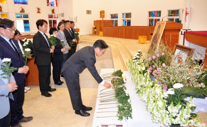 [머니S포토] 강기정 광주시장, 프란치스코 교황 조문