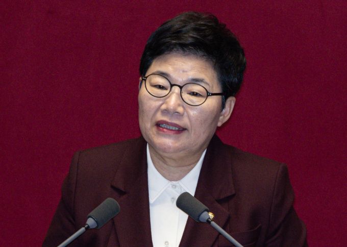 임이자 국민의힘 의원이 16일 오후 서울 여의도 국회에서 열린 제424회 국회(임시회) 제 4차 본회의에서 교육·사회·문화에 관한 질문에 앞서 발언을 하고 있다./사진제공=뉴스1