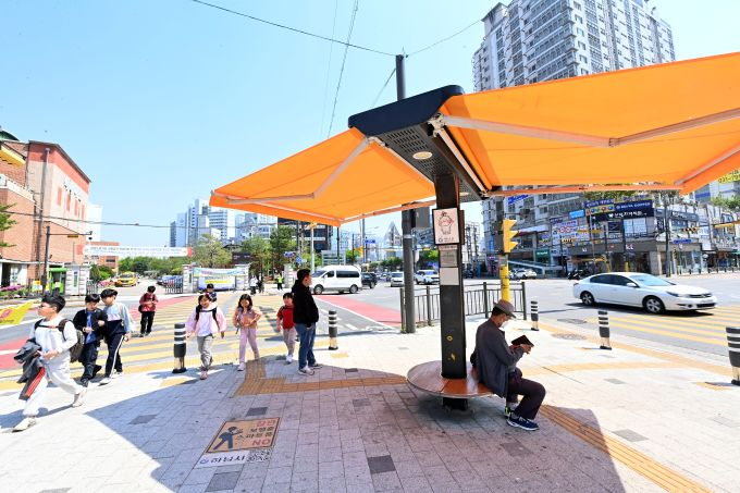하남시가 4월을 기점으로 시 전역의 모든 그늘막을 스마트형으로 전면 전환했다. /사진제공=하남시