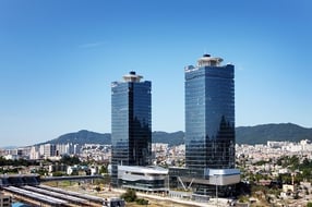 국가철도공단이 투명하고 공정한 철도건설 산업 기반 마련을 위해 &#039;청렴 신고포상제&#039; 가이드라인을 제정했다고 28일 밝혔다. 사진은 국가철도공단 전경 /사진=뉴스