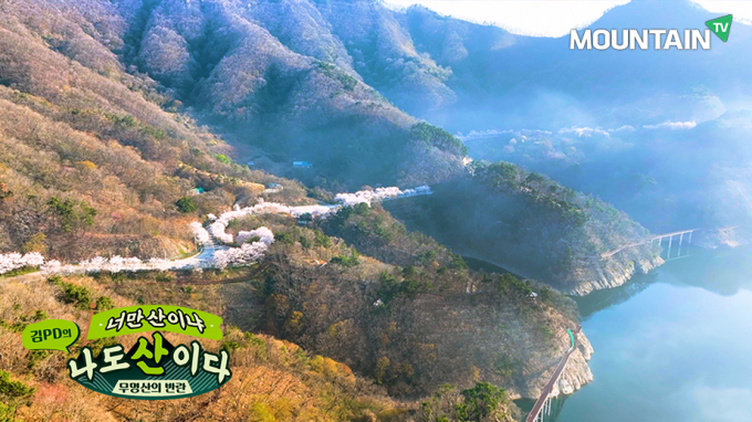 오봉산은  513m 높이의 아담한 산으로 올정호의 수려한 전망을 감상할 수 있다. 사진은 임실 오봉산. /사진=마운틴TV 제공