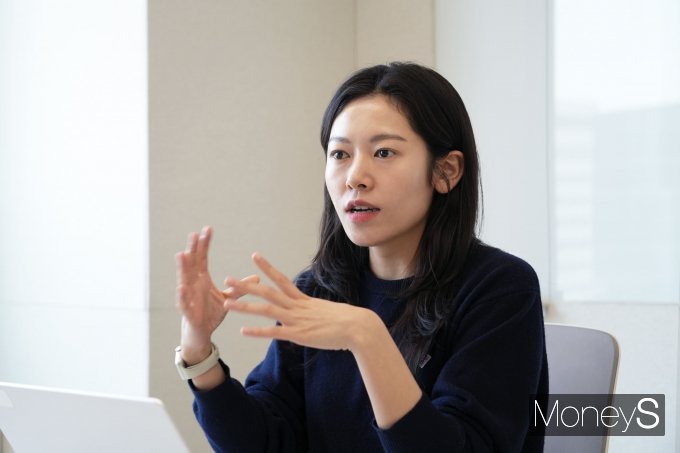 [ESG기획]"웹툰 수익 5%, 작가들 생계 꾸려" 토스뱅크 근로자 계약 돕는... - 뉴스 썸네일 이미지