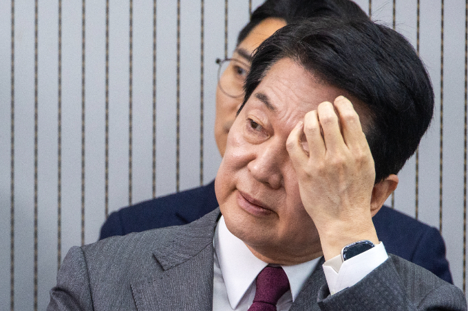 안철수 국민의힘 의원이 김문수 대선후보에게 조언했다. 사진은 지난달 29일 안 후보가 3차 경선 진출자 발표결과를 기다리는 모습. /사진=뉴스1