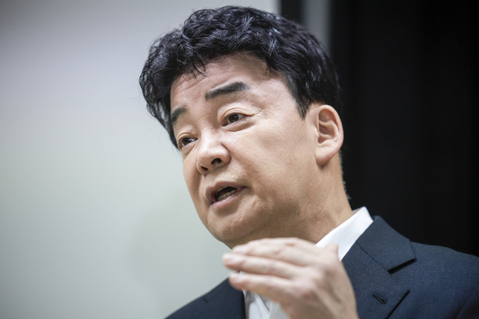 백종원 더본코리아 대표가 모든 방송활동을 중단하겠다고 선언했다. 사진은 지난3월 주주총회 당시 백 대표 모습. /사진=뉴시스
