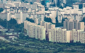 국내 시공능력 1·2위 삼성물산 건설부문(이하 삼성물산)과 현대건설이 서울 강남구 압구정2구역의 재건축 사업 수주 경쟁을 벌이고 있다. 사진은 지난해 압구정 현대아파트 모습. /사진=뉴스