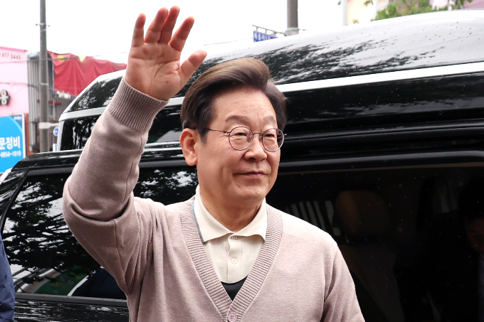 이재명 더불어민주당 대선후보가 오는 10일 대통령 선거 후보자 등록에 나선다. 사진은 9일 경북 칠곡서 유세 중인 이 후보. /사진=뉴시스
