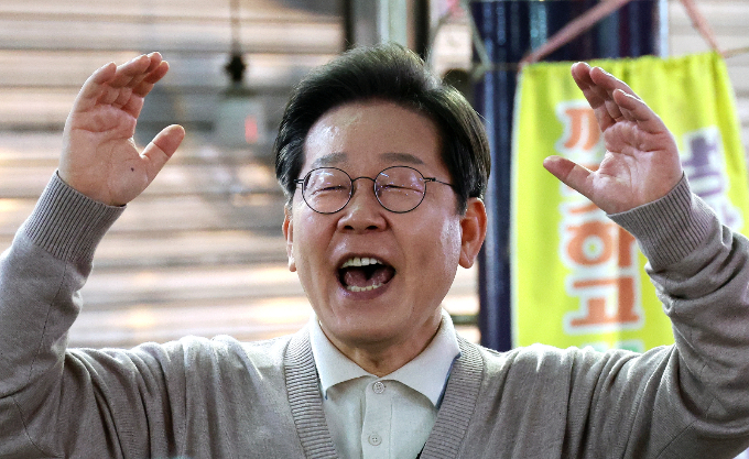 이재명 더불어민주당 대선후보가 재넌대응 시스템 개편 및 강화를 약속했다. 사진은 9일 경북 영천 영천공설시장에서 즉흥 연설 중인 이 후보. /사진=뉴시스