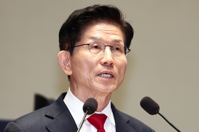 법원이 김문수 국민의힘 대선 후보의 지위 인정 및 국민의힘 전국위원회·전당대회 개최 금지 가처분 신청을 기각했다. 사진은 이날 서울 여의도 국회 의원총회에서 단일화 관련 입장을 밝히는 김 후보. /사진=뉴스1