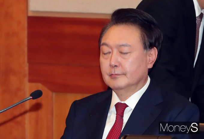 윤석열 대통령이 한덕수 전 총리에게 김문수 국민의힘 대선 후보와 함께 해달라고 주문했다. 사진은 윤 전 대통령이 탄핵심판 당시 대법원에 출석한 모습. /사진=임한별 기자