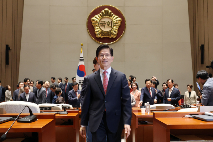 김문수 국민의힘 후보의 행보가 주목된다. 사진은 지난 11일 서울 여의도 국회에서 열린 의원총회를 마치고 의총장을 나서는 김 후보. /사진=뉴스1