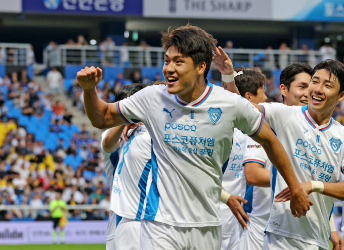 포항 스틸러스 소속 축구선수 이호재가 하나은행 K리그1 13라운드 MVP에 선정됐다. 사진은 2024시즌 포항 스틸러스에서 활약한 이호재의 모습. /사진=뉴스1