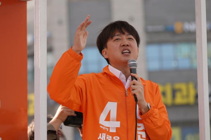 이준석 개혁신당 대통령 후보가 13일 대구 죽전네거리에서 유세를 하고 있다(이 후보 캠프 제공).