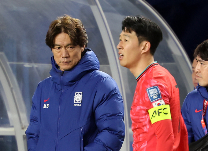 홍명보 감독이 이끄는 한국 축구대표팀이 오는 9월 미국, 멕시코와 평가전을 가진다. 사진은 지난 3월25일 경기 수원월드컵경기장에서 열린 2026 북중미월드컵 아시아 지역 3차 예선 B조 8차전 대한민국과 요르단의 경기에 나선 홍명보 감독(왼쪽)과 손흥민의 모습. /사진=뉴시스