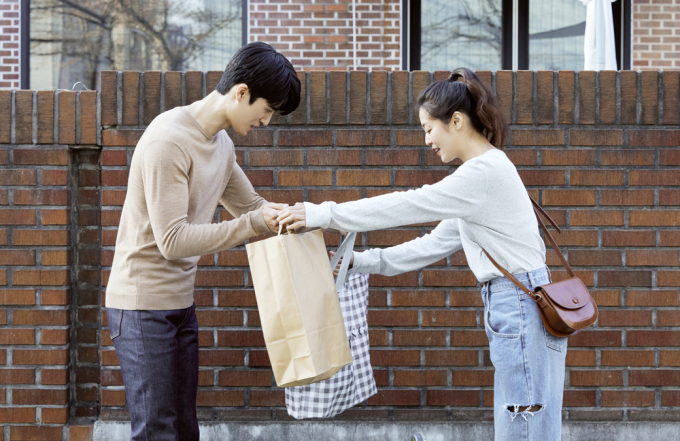 '화약식 타정총'을 판매 목적으로 중고 거래 플랫폼에 내놓은 남성이 법원으로부터 벌금형을 선고받았다. 사진은 기사내용과 무관함. /사진=이미지투데이