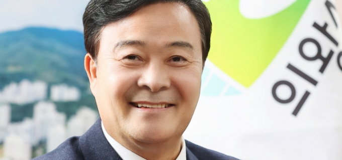  매니페스토 공약 평가 4년 연속 최고 등급(SA)을 달성한 김성제 의왕시장. /사진제공=의왕시