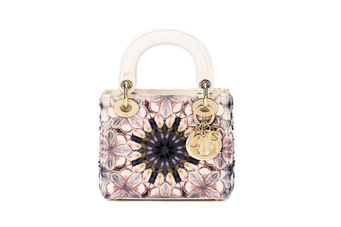Lot. 81, 크리스챤 디올, Mini Lady Dior ‘Kaleidoscope’ Bag, mixed media, 17&times;14.5&times;6.5(d)cm, circa 2019, 250만-500만 원 (서울옥션 제공)