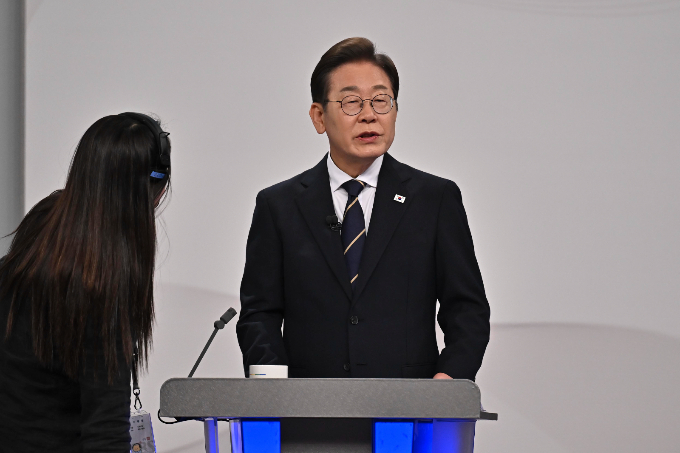국민 기살리기 공약 치열