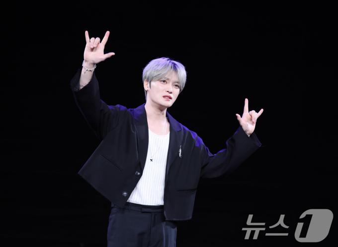 김재중이 19일 오후 서울 상암동 MBC 골든마우스홀에서 열린 EP '뷰티 인 카오스'(Beauty in Chaos) 발매 기념 기자간담회에서 포즈를 취하고 있다. 2025.5.19/뉴스1 ⓒ News1 박지혜 기자