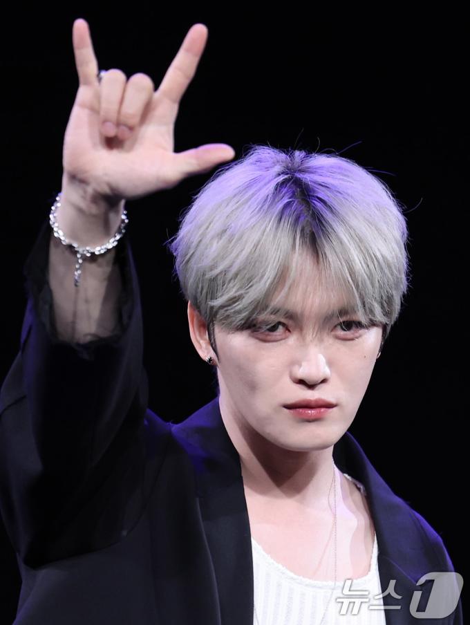 김재중이 19일 오후 서울 상암동 MBC 골든마우스홀에서 열린 EP '뷰티 인 카오스'(Beauty in Chaos) 발매 기념 기자간담회에서 포즈를 취하고 있다. 2025.5.19/뉴스1 ⓒ News1 박지혜 기자