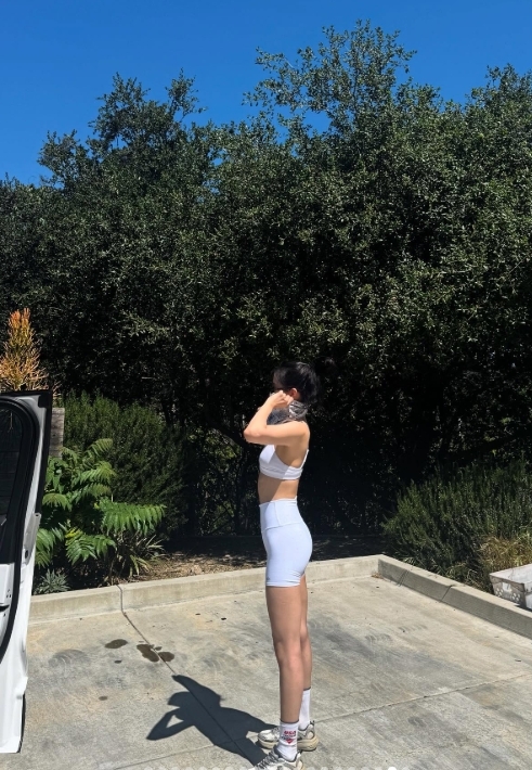 배우 손나은 인스타그램