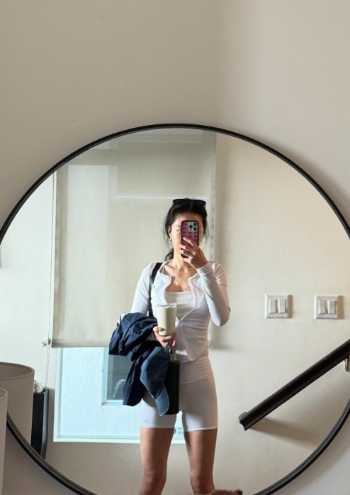 배우 손나은 인스타그램