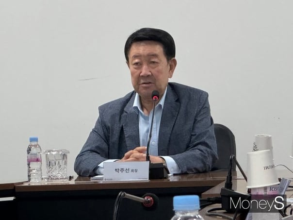 '유가 추락·경기 침체 이중고' 정유업계…정부도 지원 외면