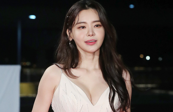 방송인 겸 성우 서유리가 엑셀 방송에서 하차했다. 사진은 방송인 겸 성우 서유리가 '제40회 청룡영화상' 레드카펫 행사에 참석하는 모습. /사진=머니투데이