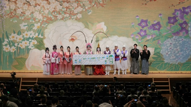 20일 일본 가마쿠라시의 '2025 동아시아문화도시' 개막식에 참가한 안성시의 '남사당 바우덕이 풍물단'이  남사당놀이 공연을 하고 있다. /사진제공=안성시 